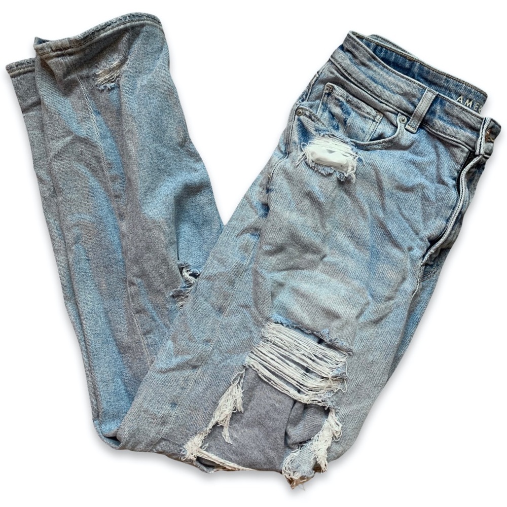 AE Light Wash Distressed Mom Jean 8R